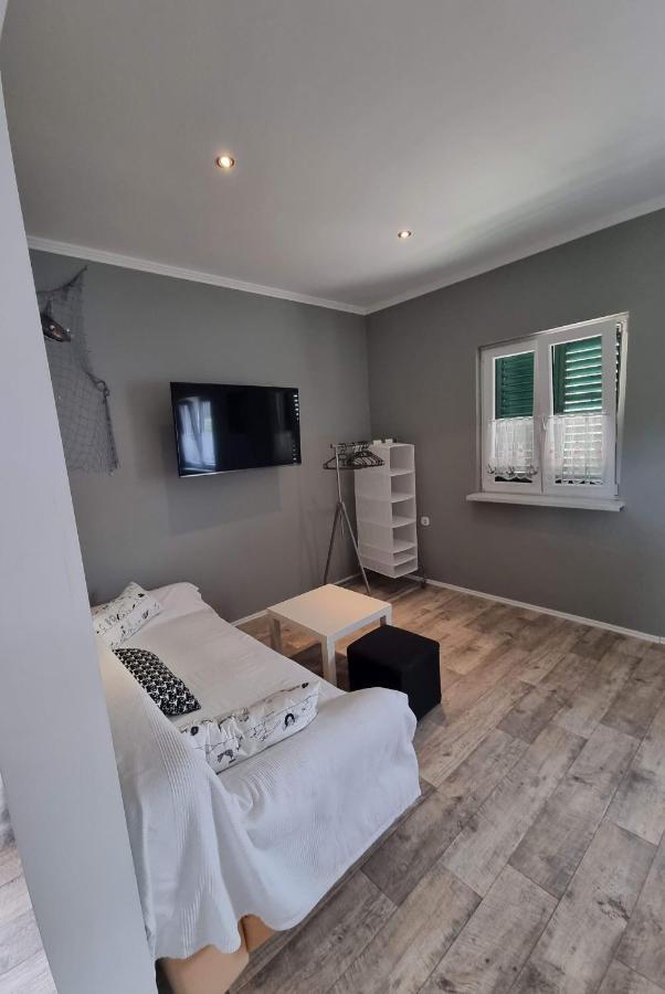 Apartmani Axa 卢卡瓦克 外观 照片